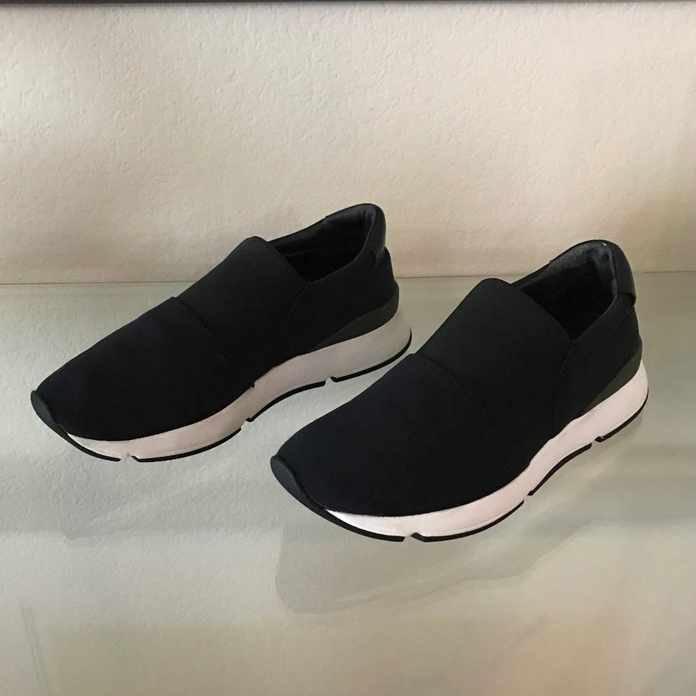 "NEW" VINCE TRUSCOTT NEOPRENE SLIP-ON SNEAKERS